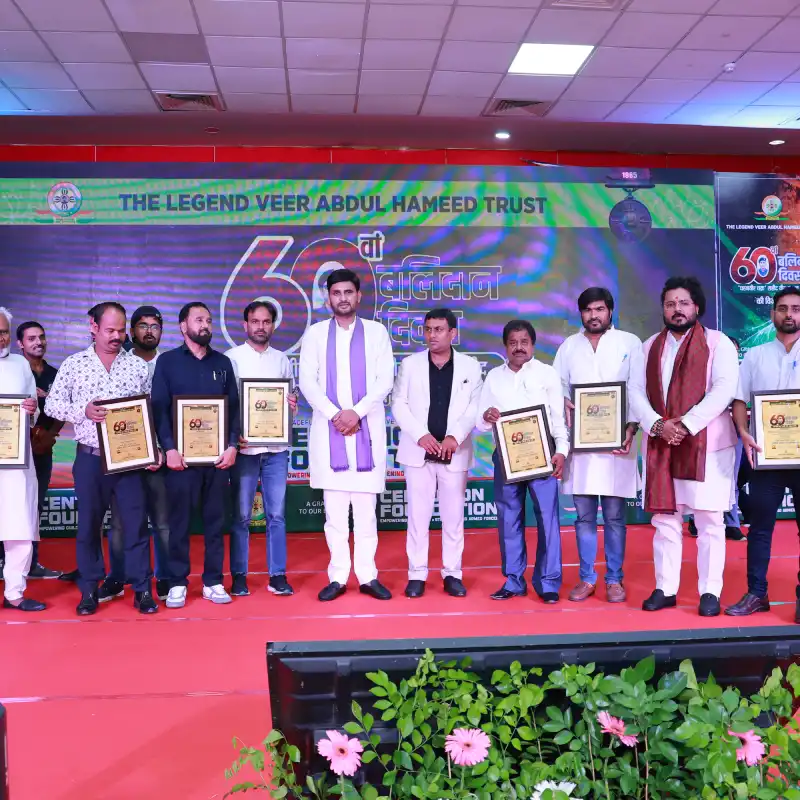 Hemant Dixit Sir and Son of Honourable Defence Minister Dr. Neeraj Singh honouring the legacy of Shaheed Veer Abdul Hamid on his 60th Balidan Diwas.